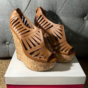 Sz 10 Platform Cognac Sandals